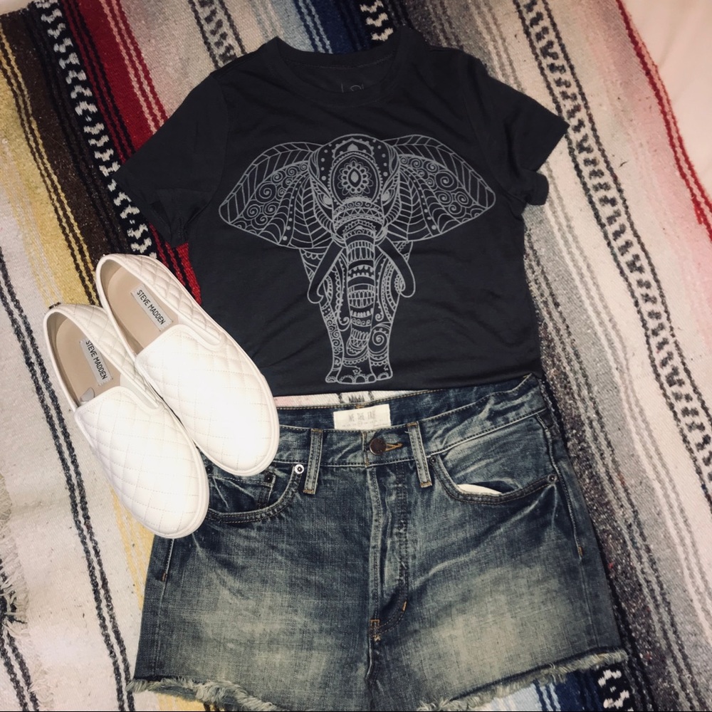 LOL Vintage—Elephant tee
